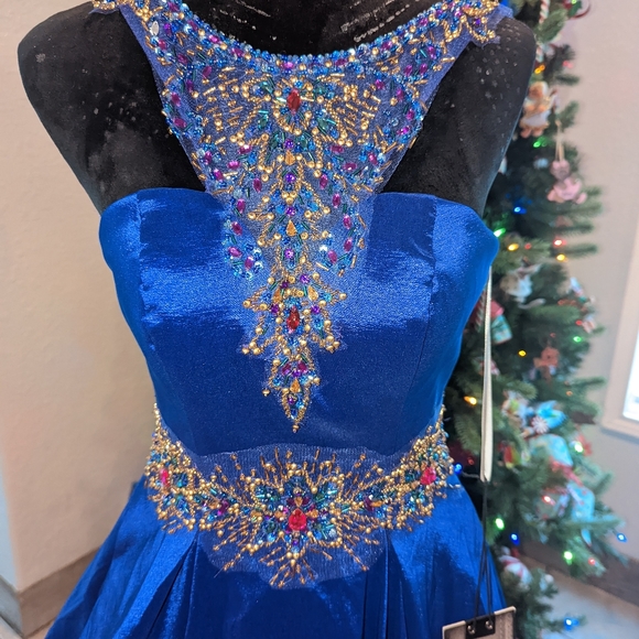 Macduggal - Picture 3 of 4